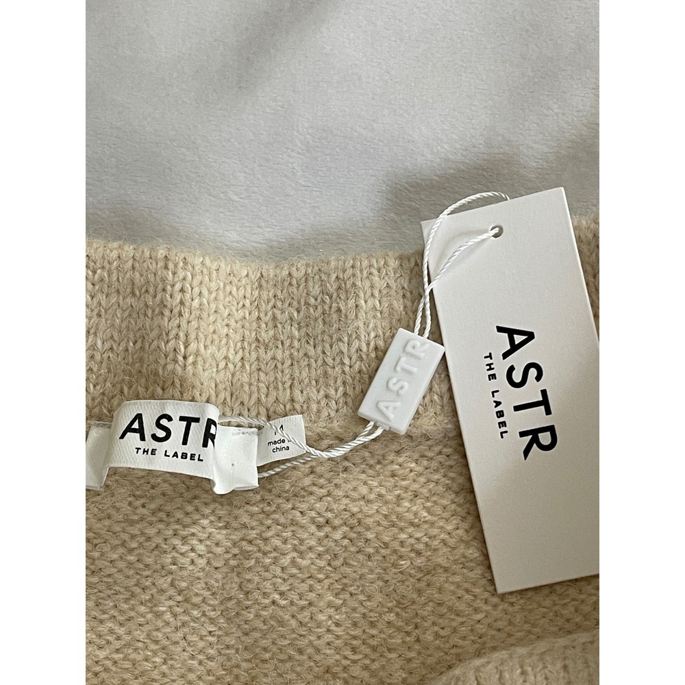 ASTR The Label Cream Knit Pearl Embellished Mini Skirt Beige Medium NEW - Picture 2 of 8